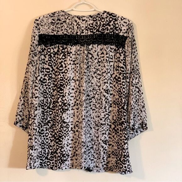 Laura Ashley Blouse Button Up Lace Detail 3/4 Sleeves Top Sz Medium Gorgeous - Picture 8 of 9